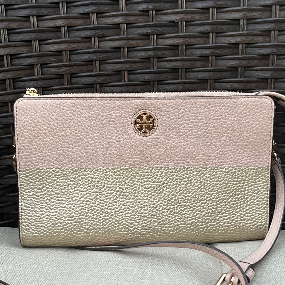 EUC Tory Burch Blush Pink and Metallic Gold Pebbled Leather Crossbody Bag